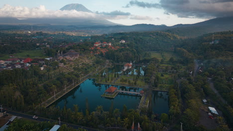 Punta-Del-Palacio-Del-Agua-En-Karangasem-Regency,-Bali-En-Indonesia