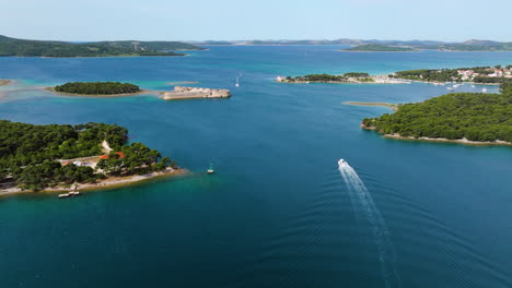 Boat-Cruising-Across-St