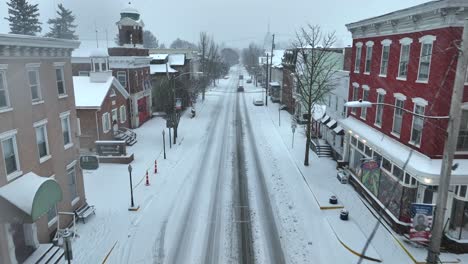 American-town-street-during-blizzard