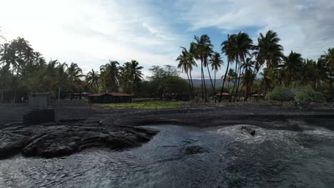 Playa-De-Arena-Negra-Isla-De-Hawai