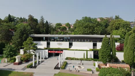 Luftaufnahme-Des-Olympischen-Museums-In-Lausanne,-Schweiz