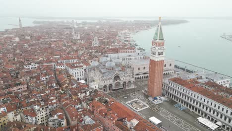 Designaciones-Turísticas-De-Venecia-Italia-En-Un-Día-Brumoso
