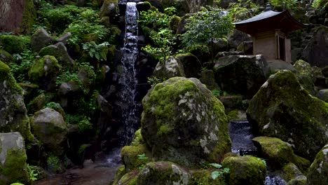 Beautiful-lush-green-scenery-with-waterfall-at-Daiyuzan-Temple-near-Tokyo