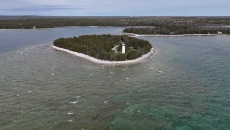 Der-Cana-Island-Lighthouse-Ist-Ein-Leuchtturm-Am-Lake-Michigan-Nördlich-Von-Baileys-Harbor-Im-Door-County,-Wisconsin