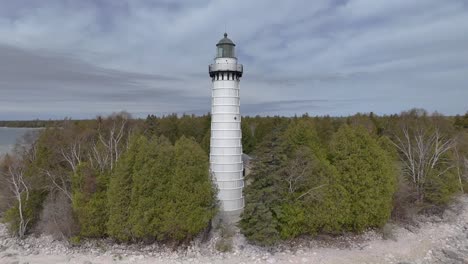 El-Faro-De-La-Isla-Cana-Es-Un-Faro-Ubicado-En-El-Lago-Michigan,-Justo-Al-Norte-Del-Puerto-De-Baileys-En-El-Condado-De-Door,-Wisconsin.