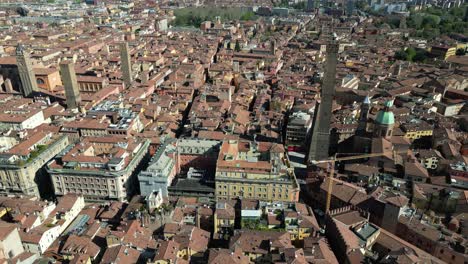 Bologna-Italy-aerial-of-two-towers