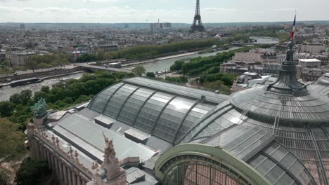 Großer-Palast-In-Paris,-Frankreich
