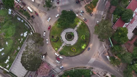 Elegancia-Aérea:-Manzanas-Dinámicas-A-La-Vista