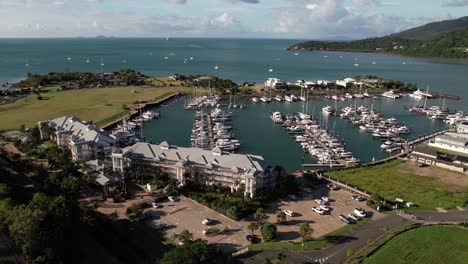 Playa-De-Airlie,-Australia