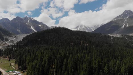 Paisaje-Del-Valle-De-La-Montaña-Entorno-Natural-Panorámico-Del-Dron-Aéreo-Paquistaní