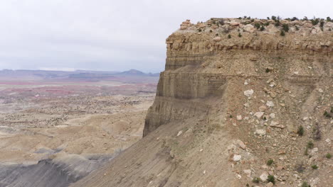 Blick-Auf-Die-Berge-Mit-Hintergrund-Ebene-Land-In-Utah,-USA