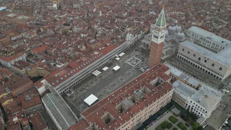 Venice-Italy-downtown-overhead-smooth-view-of-busy-populated-city