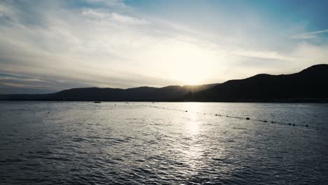 Sonnenuntergang-über-Dem-Biwasee,-Dem-Größten-Süßwassersee-In-Zentraljapan