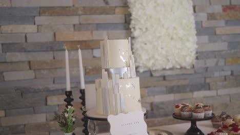 Shot-of-wedding-cake-in-making