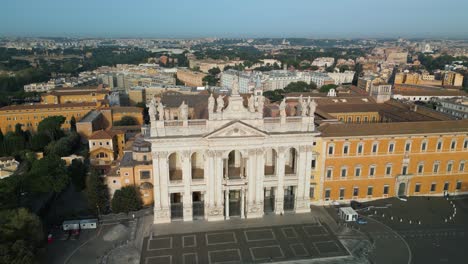 Drone-Cinematográfico-Filmado-Sobre-La-Basílica-De-San-Giovanni-En-Laterano