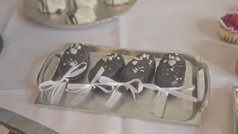 Chocolate-love,-wedding-ice-cream-lollies,-romantic-desserts-display
