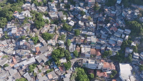 Luftaufnahmen-Einer-Favela-In-Rio-De-Janeiro,-Brasilien