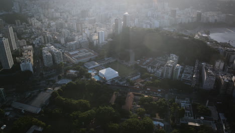 Luftaufnahme-Im-Zeitraffer-Des-Viertels-Botafogo-Bay-Mit-Dem-Verkehr-Am-Frühen-Morgen