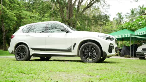 Kuala-Lumpur,-Malaysia---9.-März-2022:-Brandneues-Auto-2020-Bmw-X5-Steuerhausinnenraum