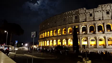 Time-lapse-of-the-colosseum-from-the-main-way-to-get-to-it