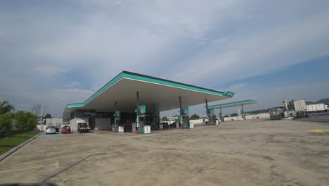 Petronas-Tankstelle-Tagsüber-In-Malaysia