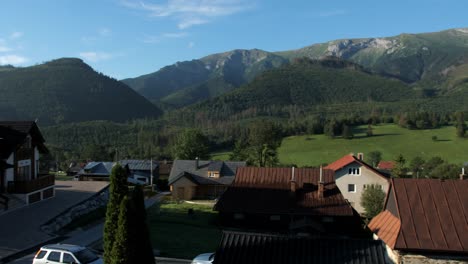 Slow-Pan-Footage-Of-High-Tatras-In-The-Morning-In-Beautiful-Zdiar,-Slovakia,-2022-August