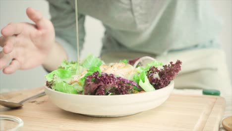 Salatdressing-Prozess-–-Stockvideo