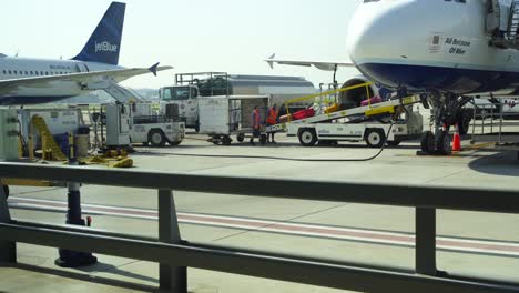 Jetblue-Flughafenbetrieb-In-Long-Beach,-Kalifornien
