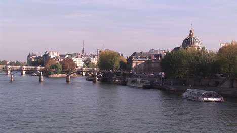 Blick-Auf-Die-Seine-In-Paris