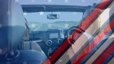 Animation-Der-Flagge-Der-USA-über-Glücklichen,-Unterschiedlichen-Frauen-Im-Auto-Am-Strand-Im-Sommer