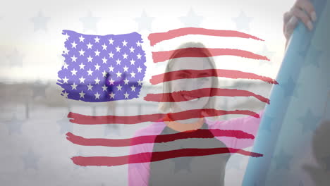 Animation-Der-Flagge-Der-USA-über-Einer-Glücklichen-Kaukasischen-Frau-Mit-Surfbrett-Am-Strand-Im-Sommer