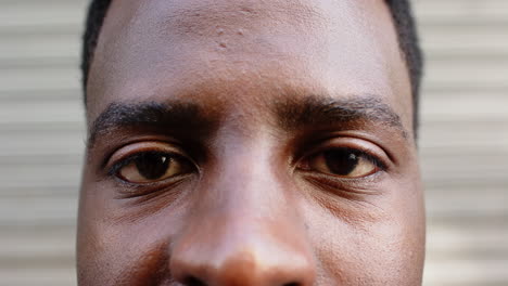 Nahaufnahme-Der-Augen-Und-Der-Stirn-Eines-Jungen-Afroamerikaners