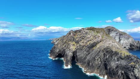 Ireland-Epic-locations-drone-pull-away-of-Sheep’s-head-lighthouse-and-Peninsula-Wild-Atlantic-Way-stunning-location