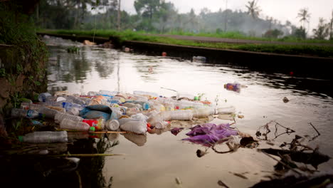Menschliche-Müllentsorgung,-Schwierigkeiten-Bei-Der-Abfallbewirtschaftung-In-Südostasien