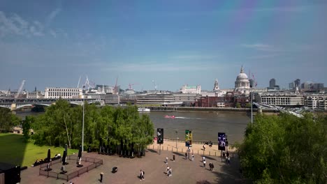 View-upon-the-Thames-River,-St