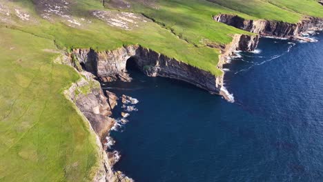 Aerial-View-of-Breathtaking-Coastline-of-Scotland-on-Sunny-Day,-Yesnaby-Vista-Point-UK