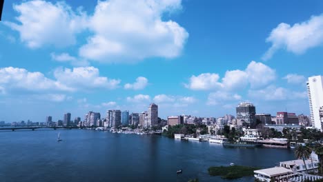 Vista-Del-Río-Nilo-En-El-Cairo-Desde-El-Balcón-De-Un-Hotel.