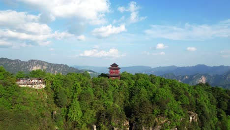 Sensational-aerial-shot-towards-Tianzi-Pavilion-in-Tianzishan,-Wulingyuan,-China