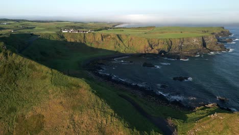 Luftaufnahme-Der-Klippen-Am-Giant&#39;s-Causeway,-County-Antrim-In-Nordirland