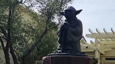 The-iconic-Yoda-fountain-at-the-Lucasfilm-campus-in-the-Letterman-Digital-Arts-Center-in-the-Presidio-section