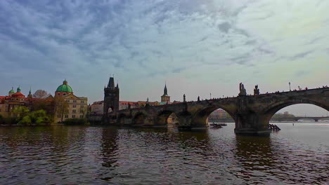 Medieval-Stone-Arch-Bridge-Of-Charles-Bridge-Over-Vltava-River-In-Prague,-Czech-Republic