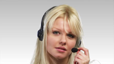 Frau-Mit-Kopfhörer