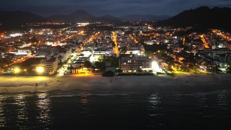 night-hyperlapse-of-Canasvieiras-hotel-Florianópolis,-Brazil