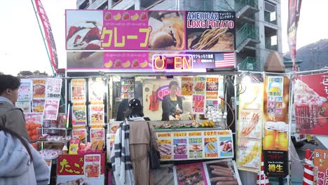 Puesto-De-Comida-Callejera-En-Japón-Por-American-Long-Potato-Japan