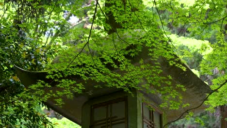 Close-up-of-typical-Japanese-stone-pillar-at-temple