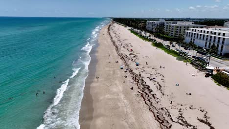 Revelación-Frente-A-La-Playa-De-Palm-Beach-Florida