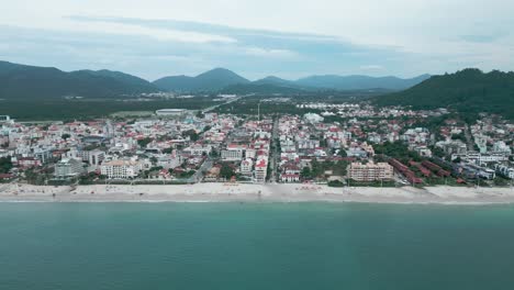 aerial-view-of-canasvieiras-Florianópolis,-Brazil