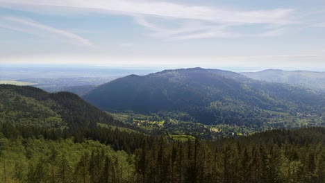 Aerial-view-above-evergreen-forest-on-mountain-in-Issaquah-showing-landscape-of-Washington-State