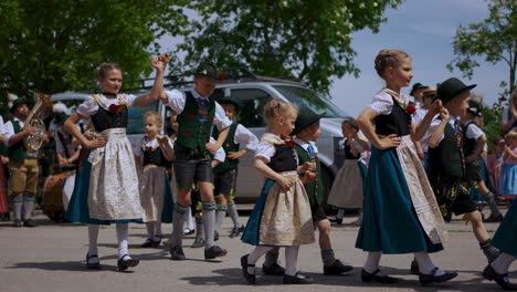 Bavarian-children-maypole-dance