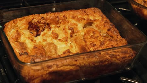 Wide-View-of-British-Toad-in-the-Hole-in-Clear-Dish